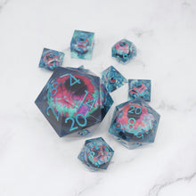 Load image into Gallery viewer, Cthulhu&#39;s Eye |  7 Piece Moving Eye DnD Dice Set | Acrylic RPG Gaming Dice
