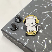 Load image into Gallery viewer, Cute Gaming Cat Lapel Pin – Gift for Gamers and Feline Fans
